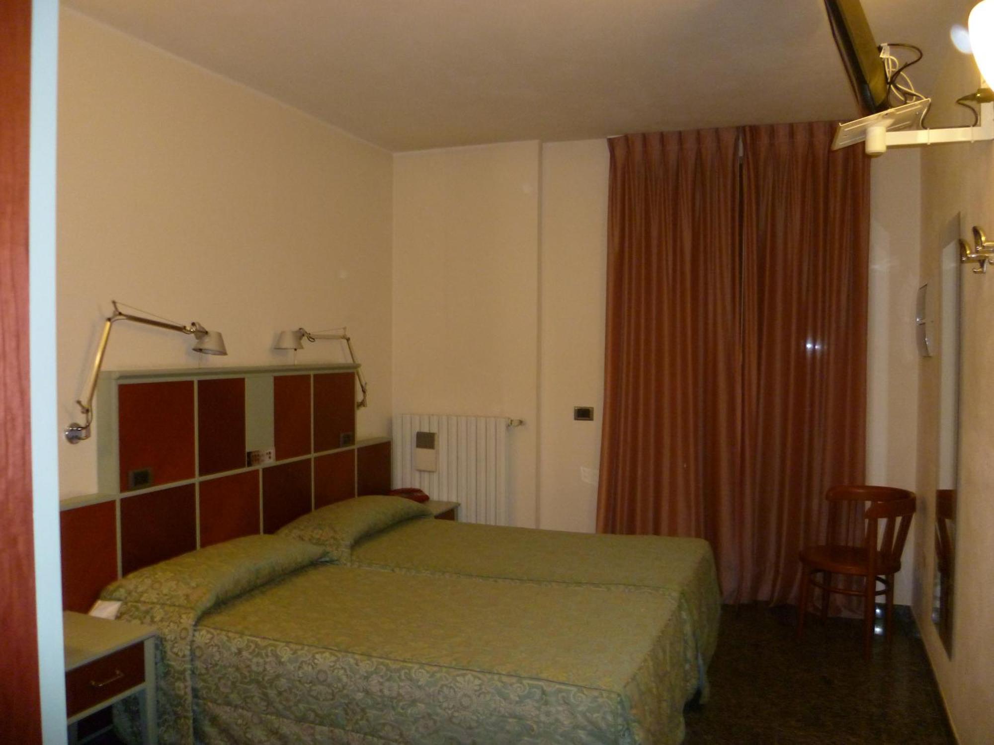 Hotel Derby Априка Екстер'єр фото